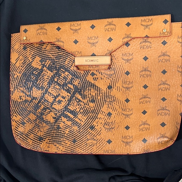 MCM Visetos Soho Portfolio in cognac
